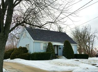 2545 Lucia Ave, Waukegan, IL 60085