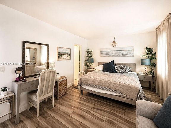 5th image of 4201 S Ocean Blvd APT J2