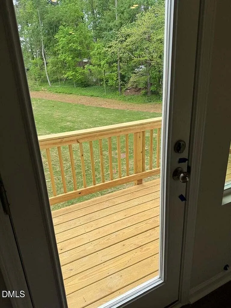 4 bed, 3.5 bath, $2,250 — Photo 2