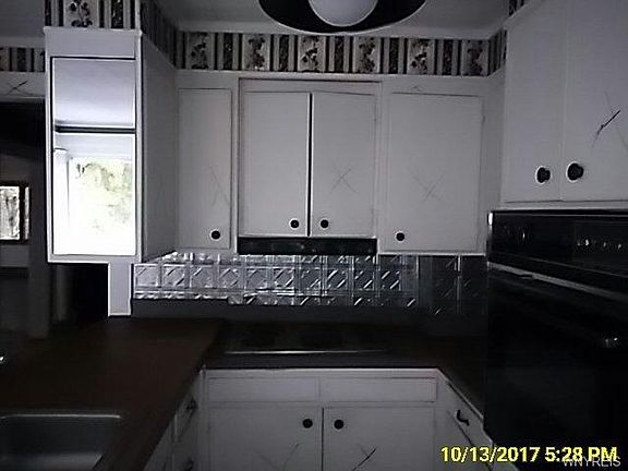 2nd image of 958 Forest Ave
