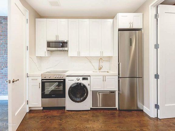 3rd image of 70 Carmine St Floor 4