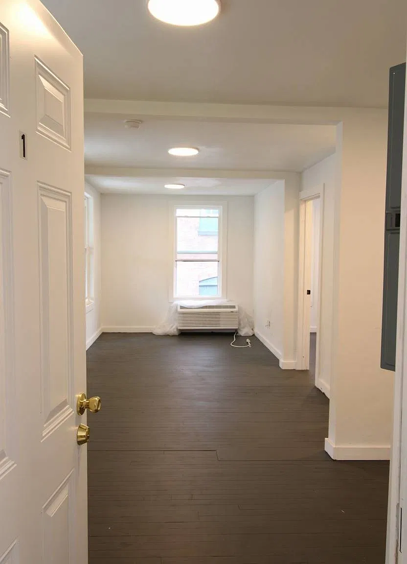 51 Main St — Photo 3