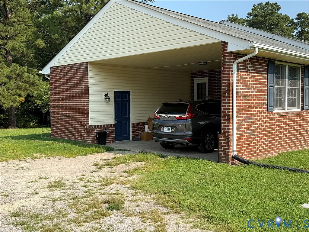 3 bed, 2.0 bath, 1600 sqft, $2,200 — Photo 3