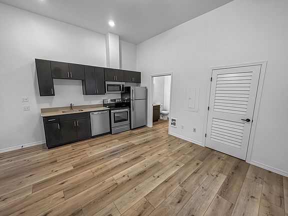 3rd image of 580 N 1st Ave #3