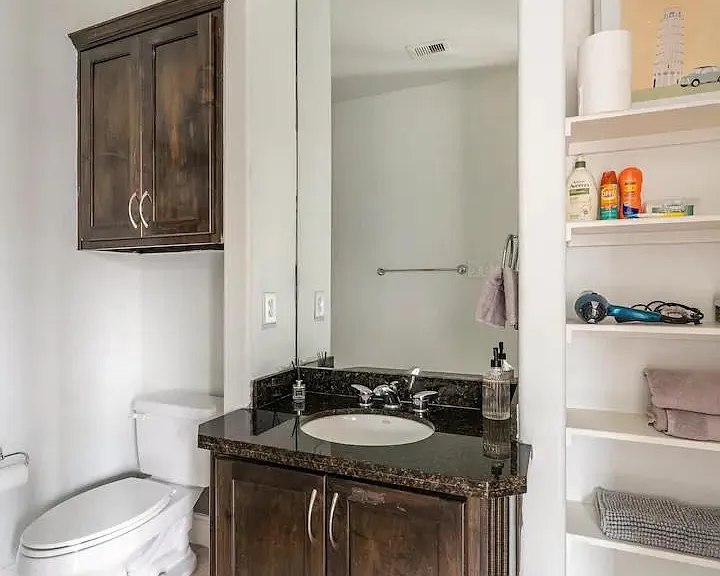 5202 Rose St — Photo 32