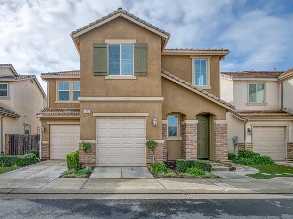 2107 E Makenna Dr, Fresno, CA 93730