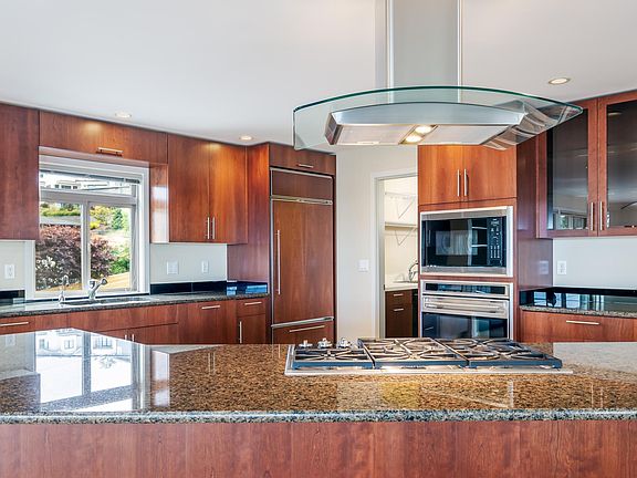 Sub zero, wolf, pull-out drawers, instant hot, lots of storage.