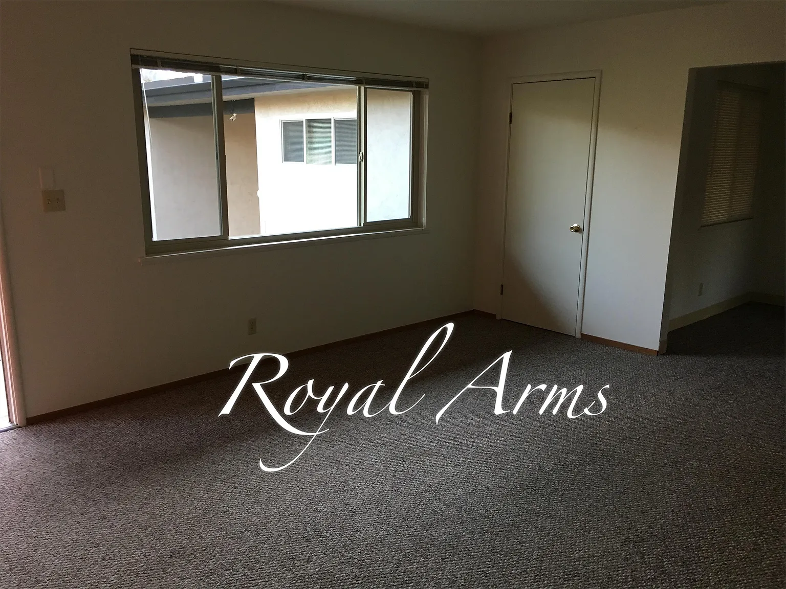 Royal Arms- 1120 Esplanade - 22 — Photo 4