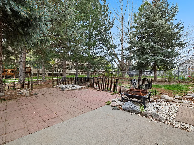 769 Feather Pl — Photo 7