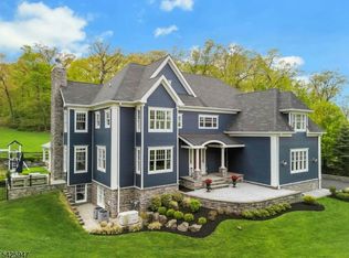 138 Oakwood Rd, Watchung Boro, NJ 07069