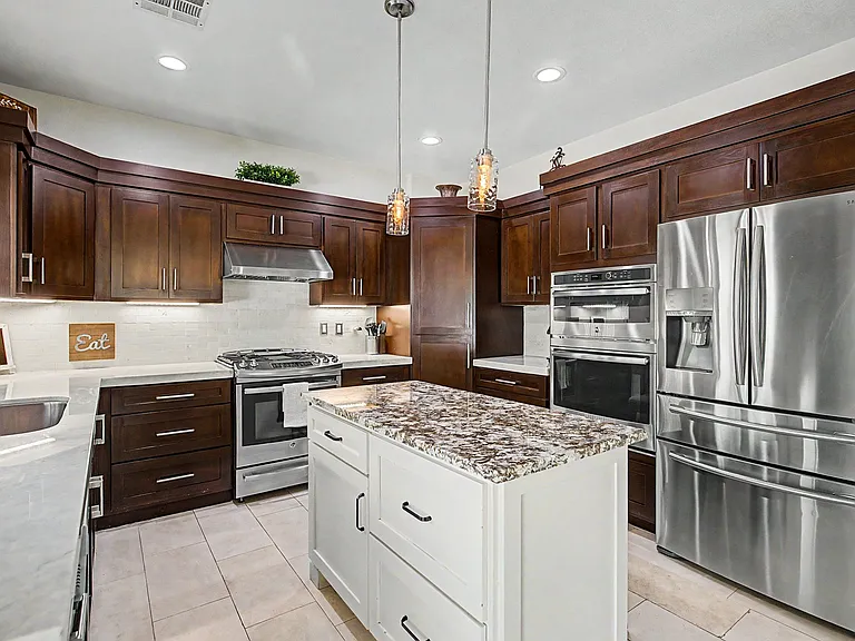 2025 Shining Feather Ln — Photo 18