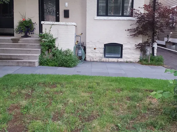 24 Duggan Ave, Toronto, ON M4V 1Y2