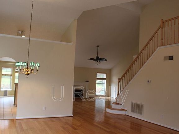 4th image of 3010 Williams Station Rd
