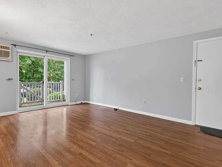 7 Karen Cir #2A — Photo 14