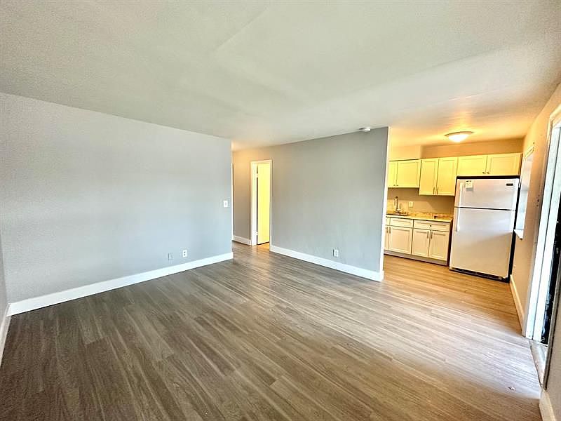 1st image of 123 SW 6th Ave