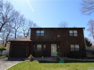 120 Neil Pl, Ronkonkoma, NY 11779