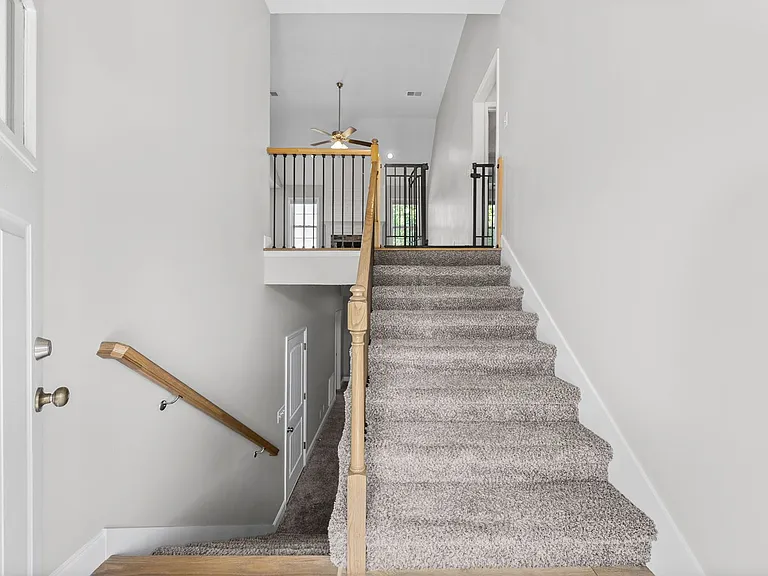 169 Bonnell Dr — Photo 4