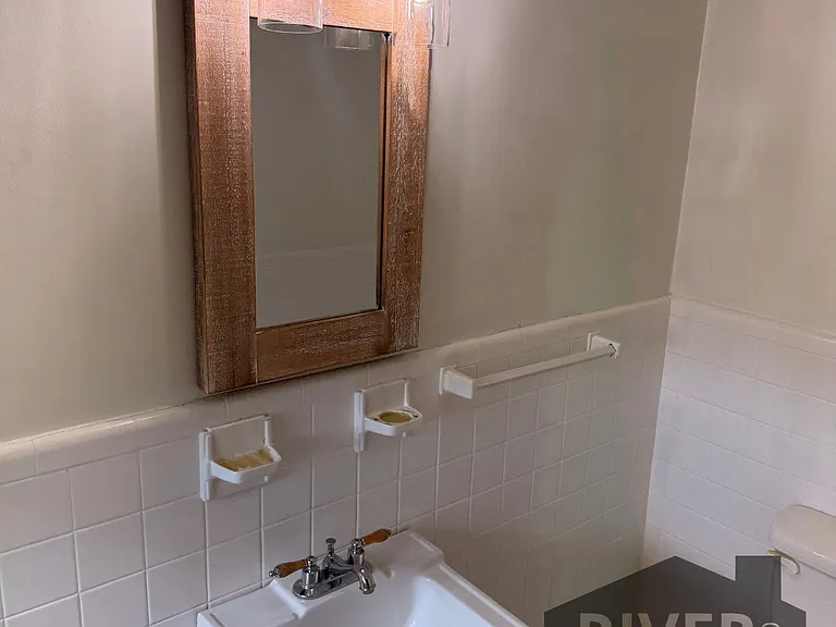 721 W Lelia St — Photo 5