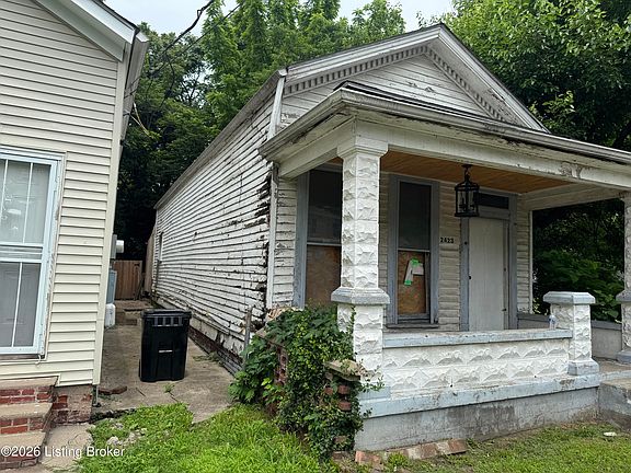 2nd image of 2423 Cedar St