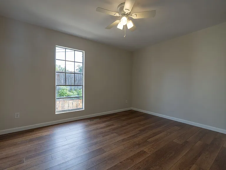 235 Keowee Trl — Photo 16