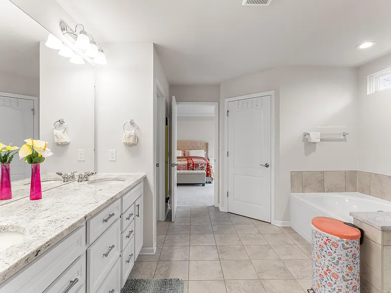2825 Dillon Dr — Photo 35