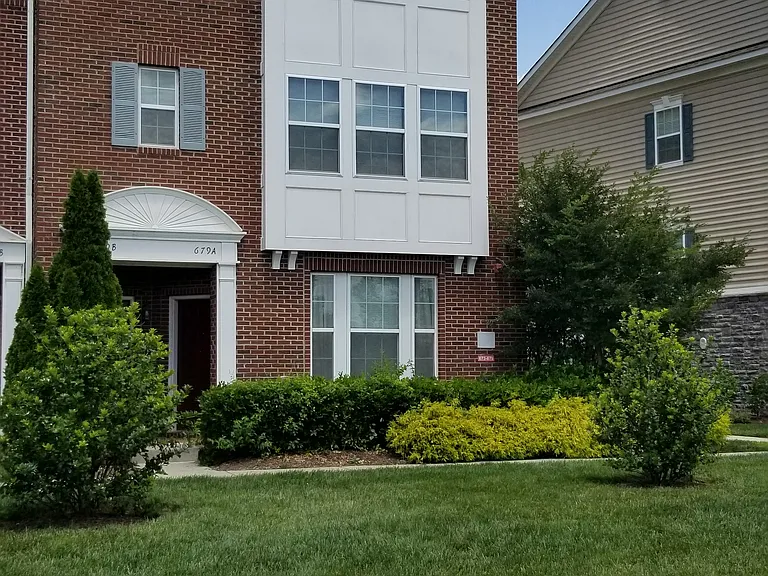 679 E Church St #A — Photo 3