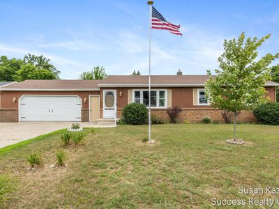 1313 Brookridge Dr SE, Kentwood, MI, 49508