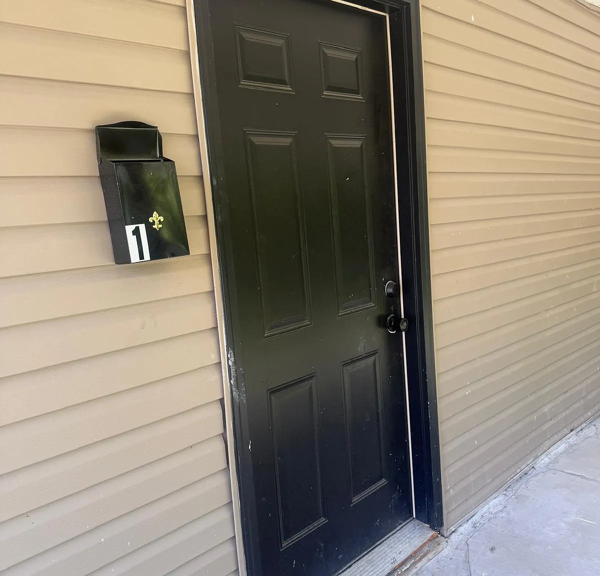 2 bed, $900 — Photo 3