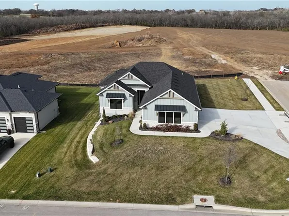 1600 SW 27th St, Lees Summit, MO 64082