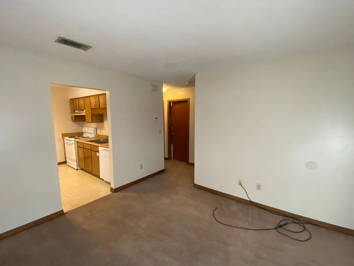 204 Davenport Road Unit 11 — Photo 3