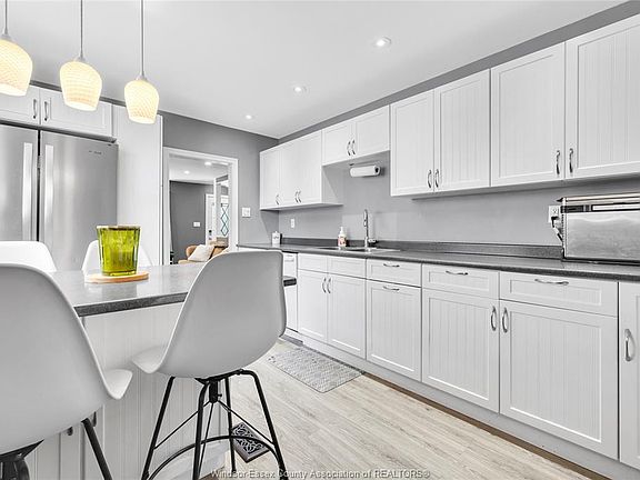 5th image of 1548 Aubin Rd