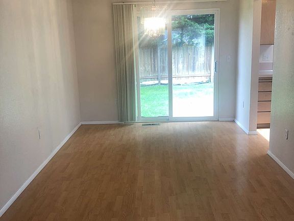4th image of 4612 Stikes Dr SE