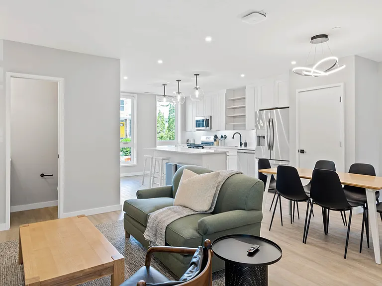 910 Euclid St NW — Photo 7