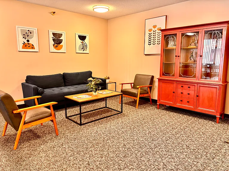 Country Village Apartments — Photo 5