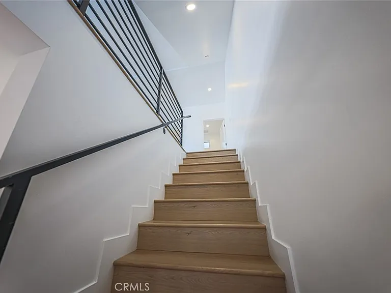 1237 N Orange Dr #B — Photo 13