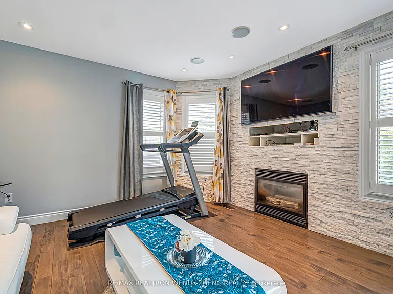1507 Clearbrook Dr — Photo 18