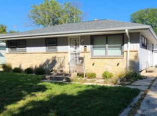 8200 W Lynmar Ter, Milwaukee, WI 53222