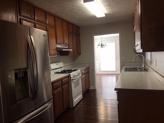 2nd image of 2657 Laurel Woods Ln SE
