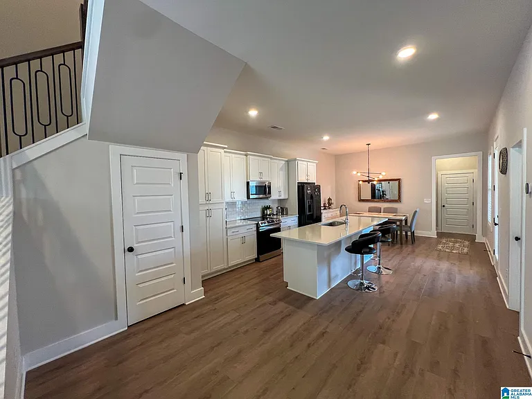 4740 Arden Way — Photo 5