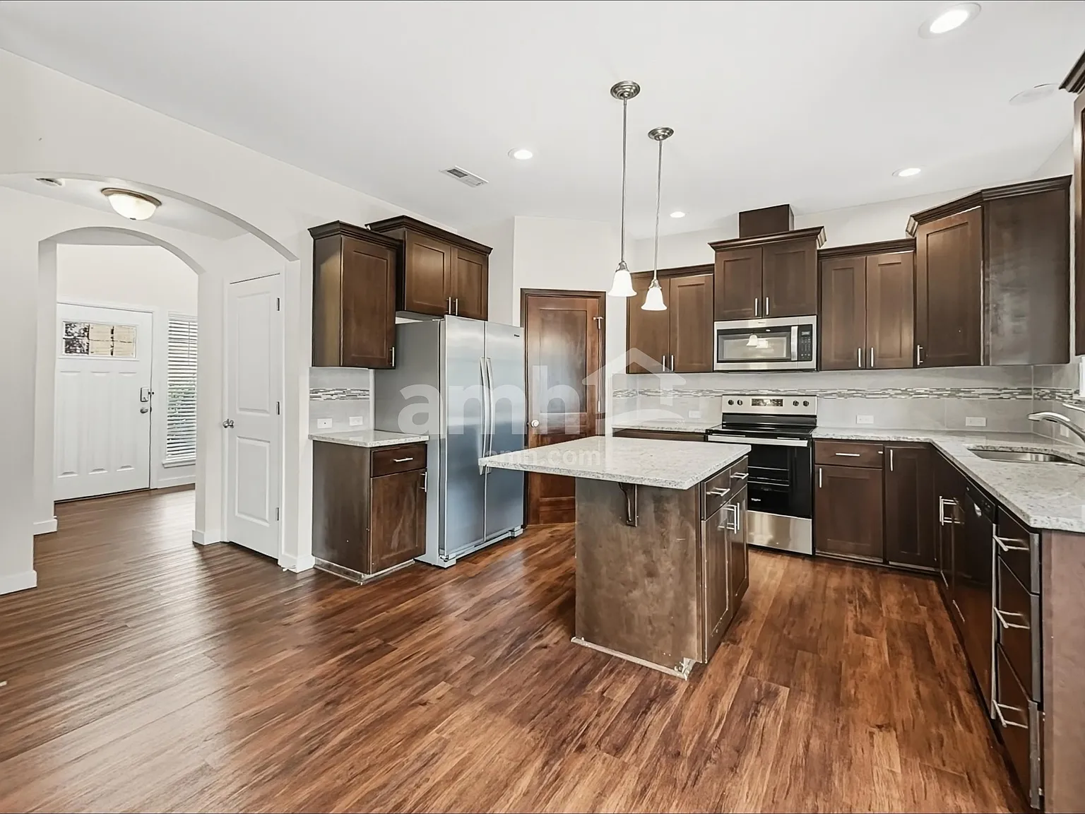 4 bed, 2.5 bath, 2198 sqft, $3,070 — Photo 3