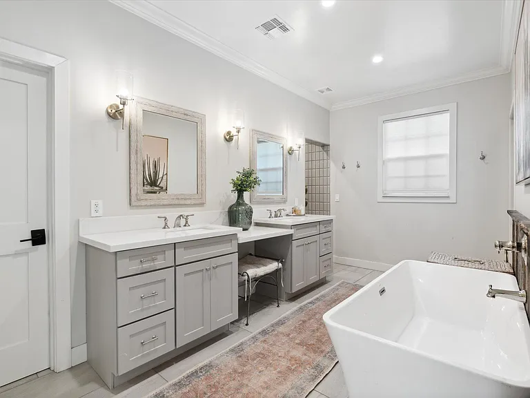 4301 E Calle Feliz — Photo 17