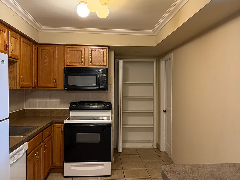 8237 Kennedy Cir — Photo 7