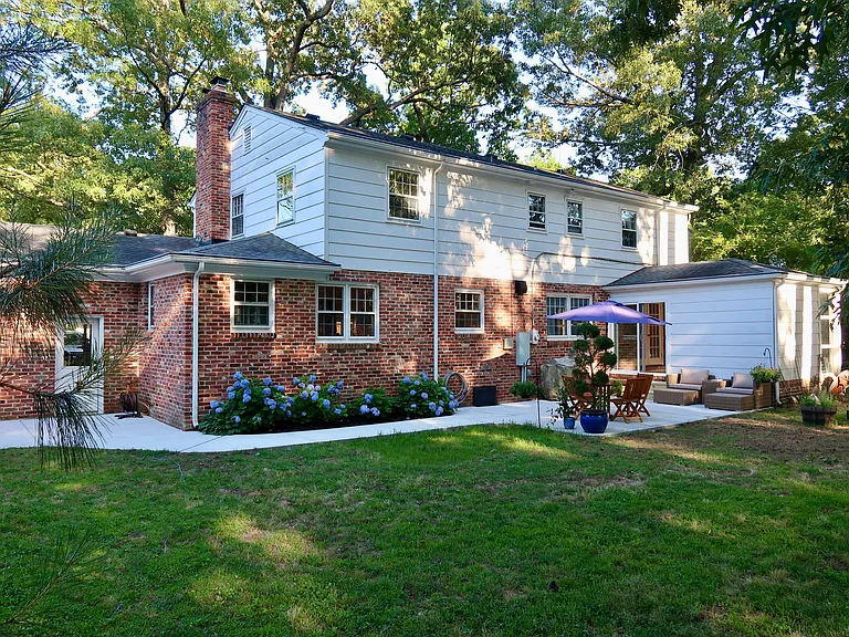 1705 Whitethorne Rd — Photo 4