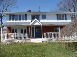 600 Pease Ln, West Islip, NY 11795
