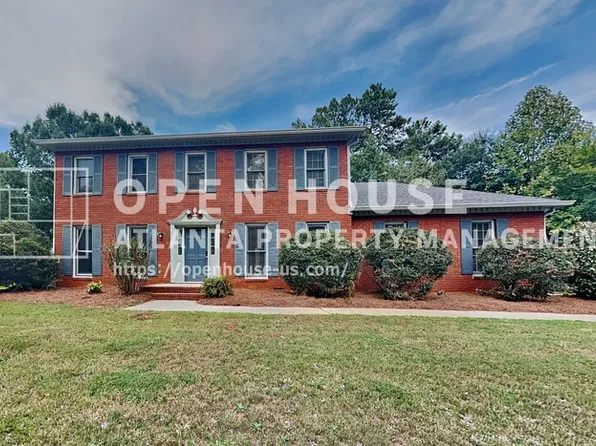 4709 Crest Knoll Dr SE, Mableton, GA 30126