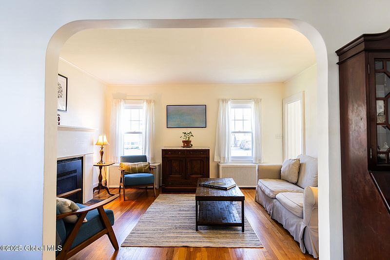 5th image of 11 Jackson Avenue
