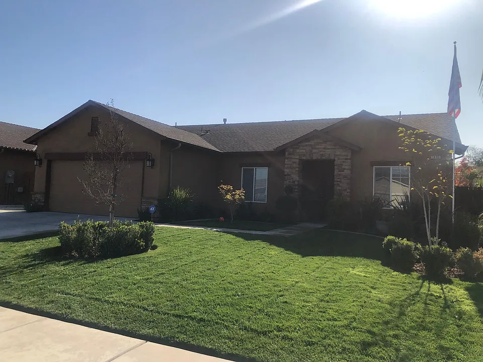 1492 El Paso Ave