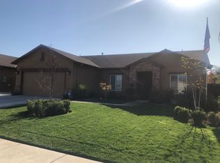 1492 El Paso Ave, Dinuba, CA 93618