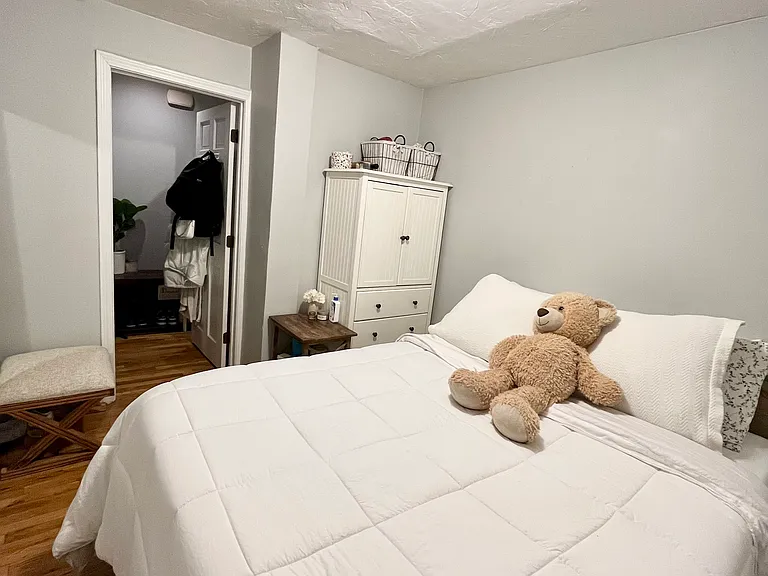 596 E 3rd St #1 — Photo 9