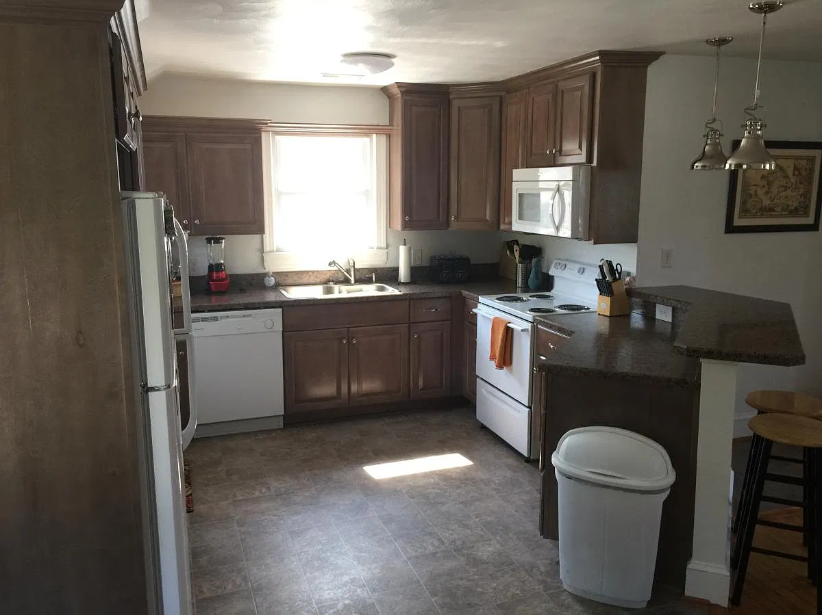 2 bed, 1100 sqft, $2,100 — Photo 2